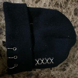 Black hot topic beanie